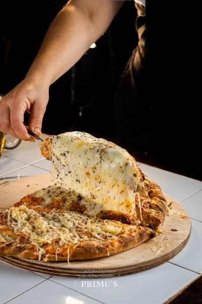 Calzone 4 Queijos · R$ 62,00
